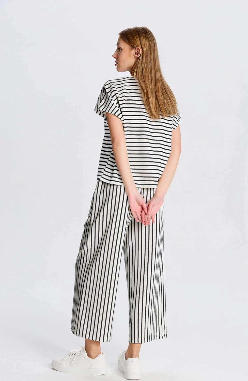 2 Piece Sets for Women Summer Outfits Short Sleeve Top Wide Leg Capri Pants Womens Matching Sets for Travel Vacation
