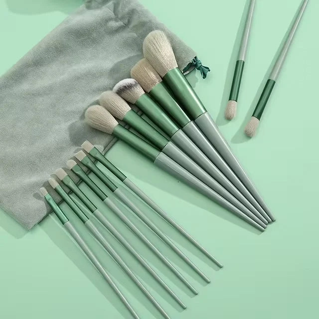 Elara Glow 13/15PCS Makeup Brush Set – Soft & Professional Beauty Tools for Foundation, Eyeshadow, Blush & More with Storage Bag.040325