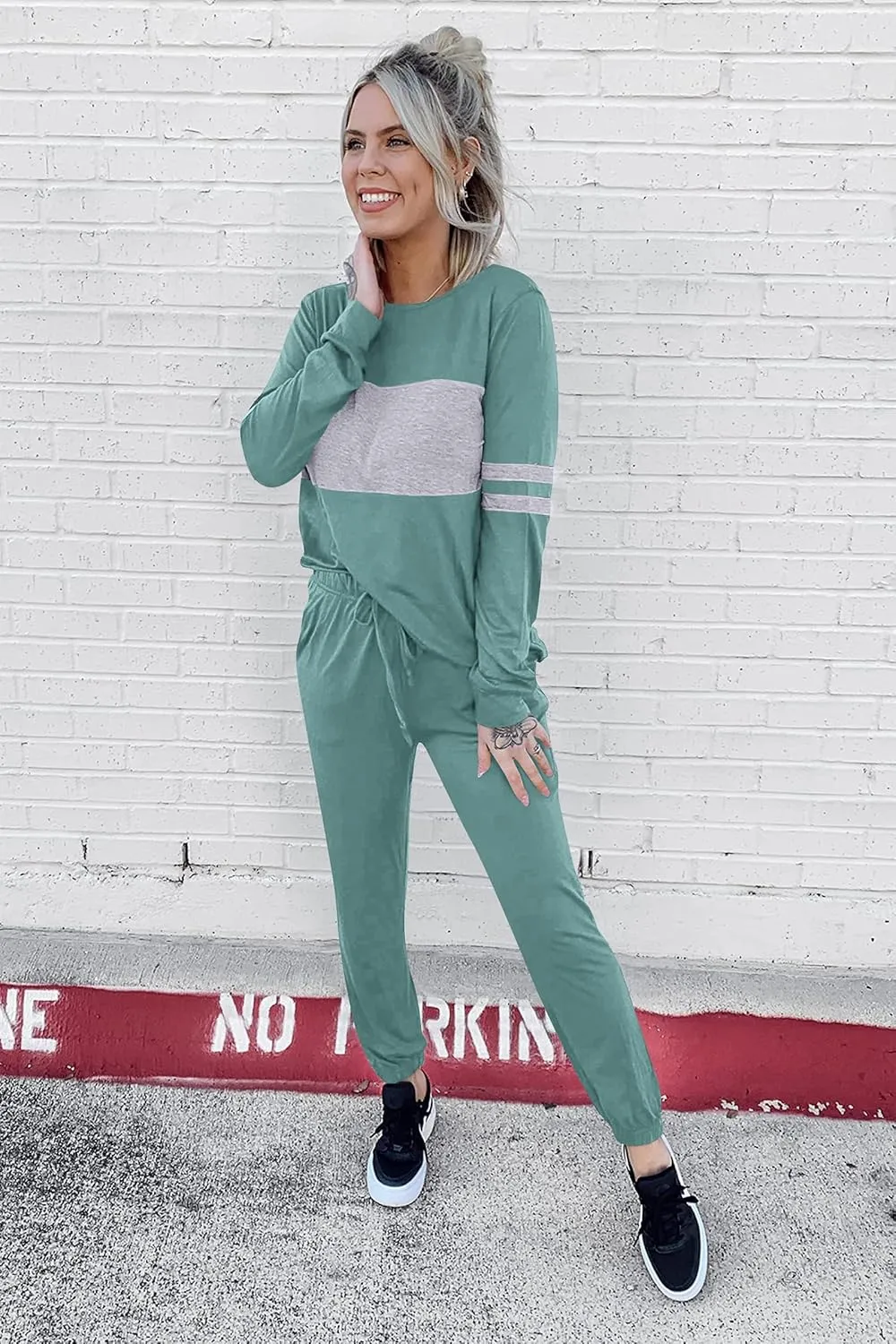 PRETTYGARDEN Women's Color Block 2 Piece Tracksuit Crewneck Long Sleeve Tops Long Sweatpants Outfits Lounge Sets