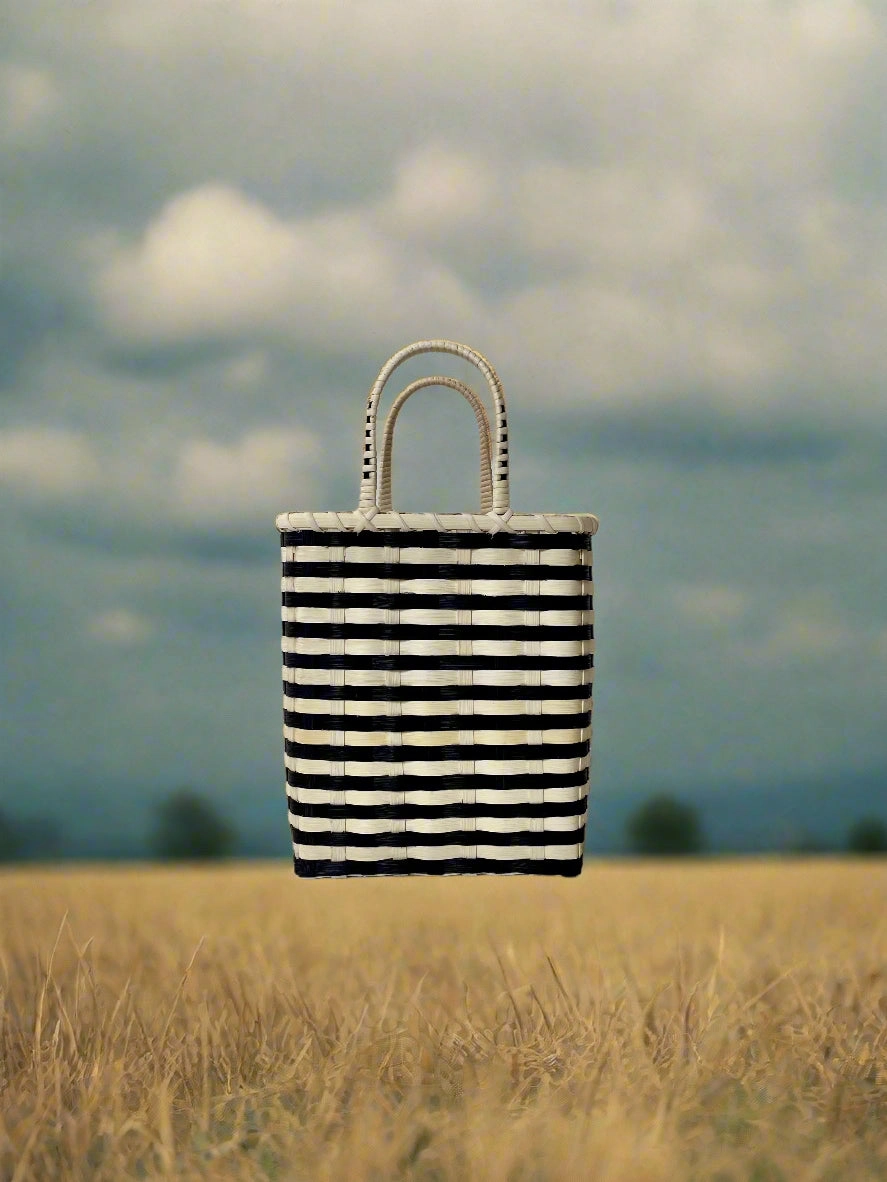 Retro-Travel Bucket: Black & Natural