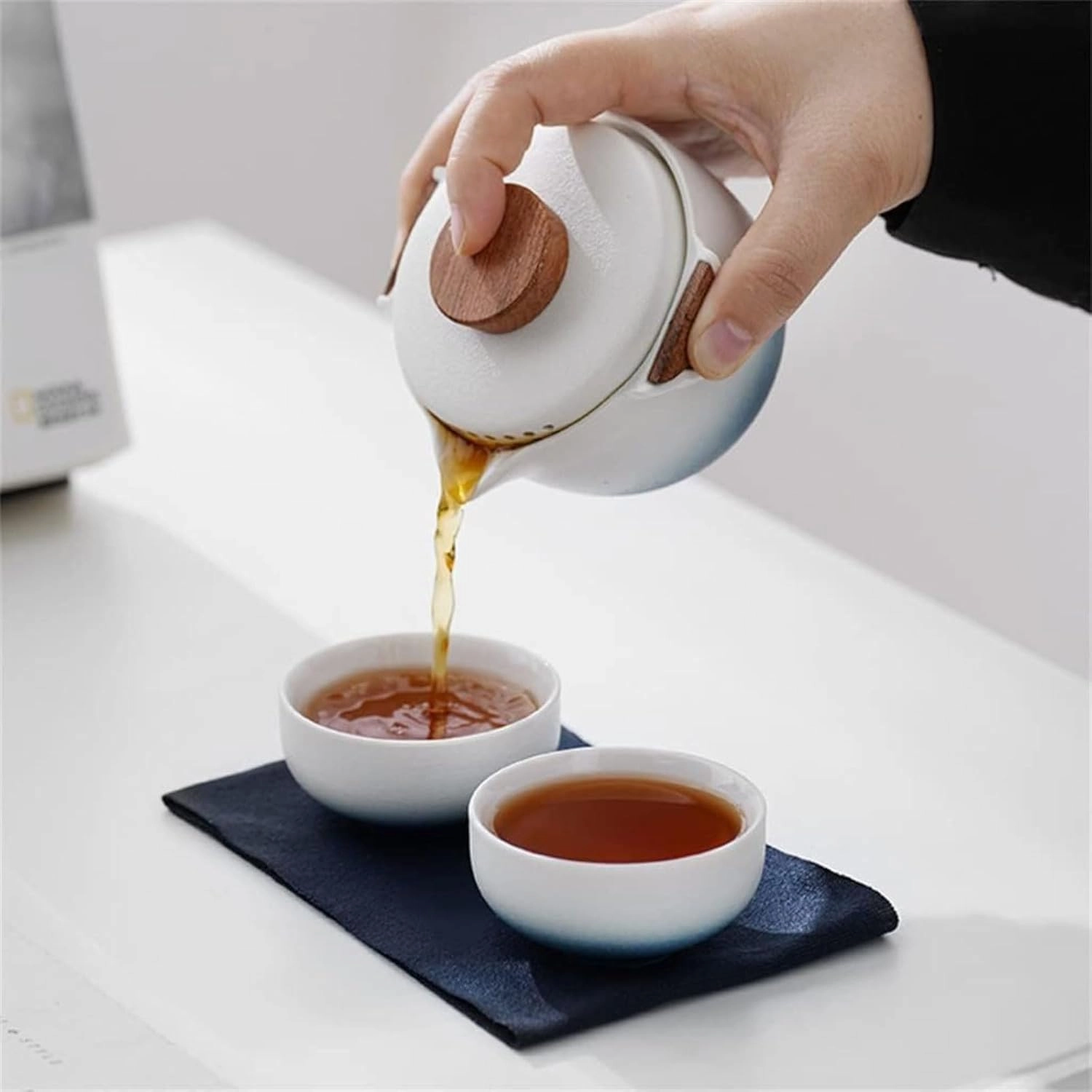 Tea Sets Black Pottery Travel Tea Set 6 Piece Mini Tea Cup Set Chinese Gongfu Tea Set with Leather Bag Suitable for Office, Picnic, Home Teapot