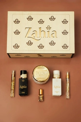 ZAHIA Drawer Gift Box – Premium Wooden Box with Saba’a Eau de Parfum for Women (50ml & 10ml), Oud Eau de Parfum for Unisex (50ml & 10ml), 3ml Oud Oil, and 100g Bakhoor Al-Uns – 6-Piece Beige Box